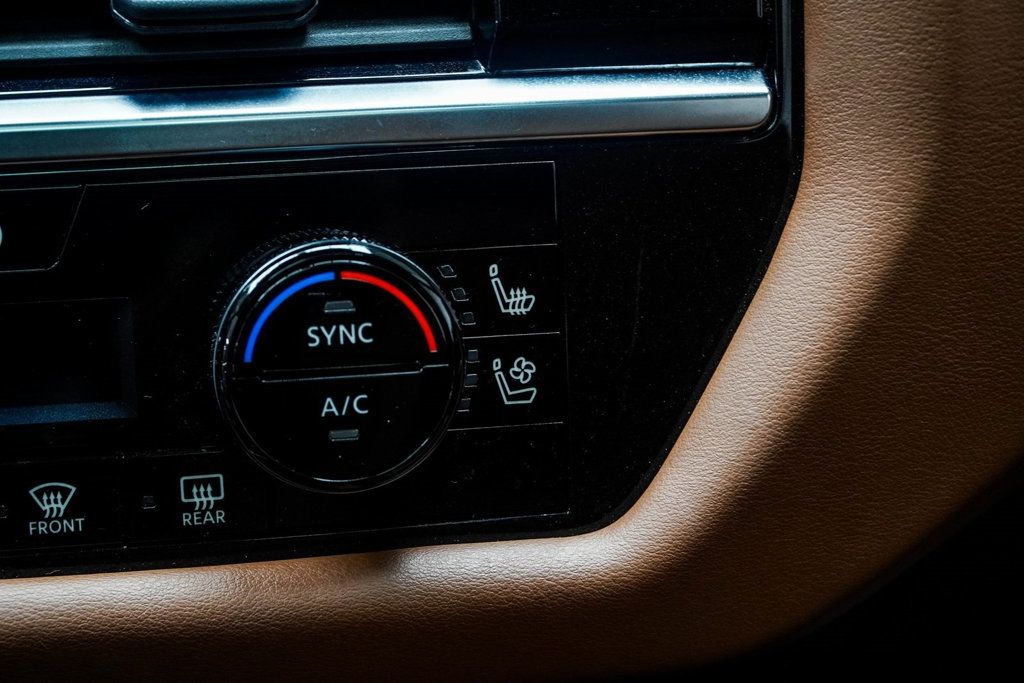 2023 Nissan Pathfinder Platinum photo 23