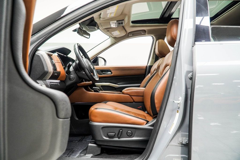 2023 Nissan Pathfinder Platinum photo 36