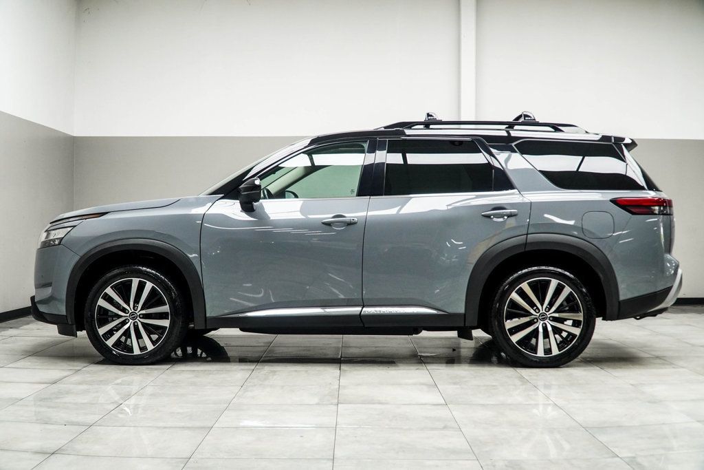 2023 Nissan Pathfinder Platinum photo 9