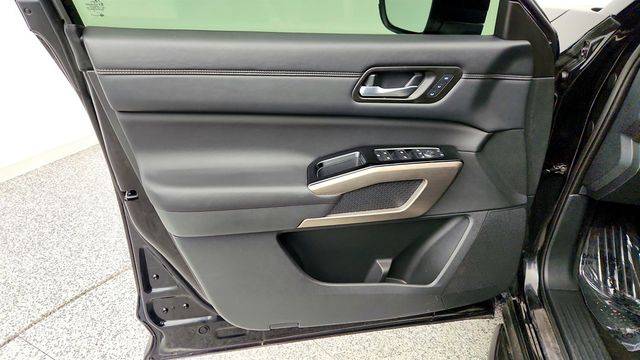 2023 Nissan Pathfinder Platinum 4WD - 23010087 - 10