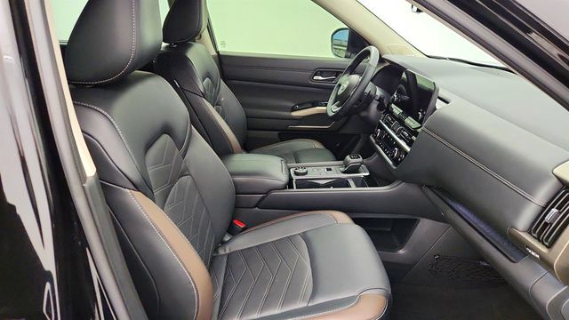 2023 Nissan Pathfinder Platinum 4WD - 23010087 - 25