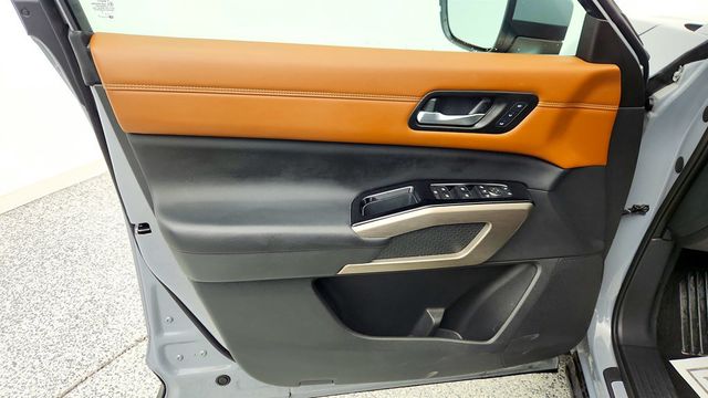 2023 Nissan Pathfinder Platinum 4WD w/ Captain Chairs Package - 23014841 - 10