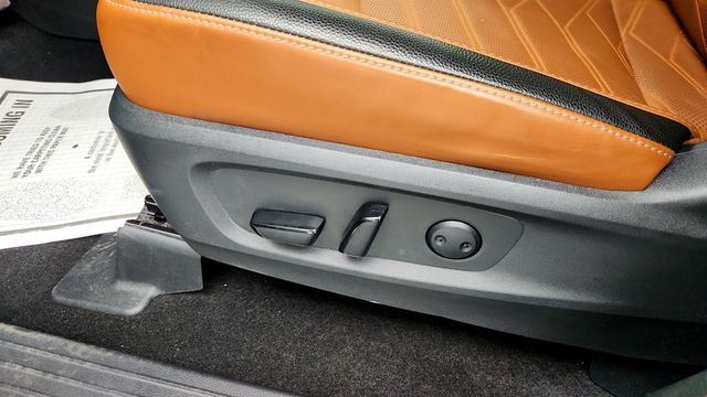 2023 Nissan Pathfinder Platinum 4WD w/ Captain Chairs Package - 23014841 - 11