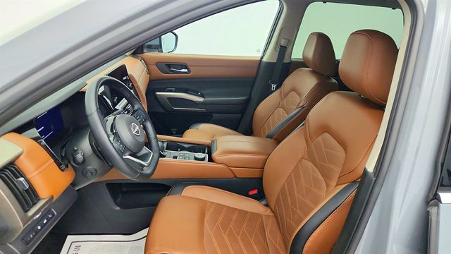 2023 Nissan Pathfinder Platinum 4WD w/ Captain Chairs Package - 23014841 - 20