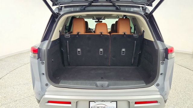2023 Nissan Pathfinder Platinum 4WD w/ Captain Chairs Package - 23014841 - 22