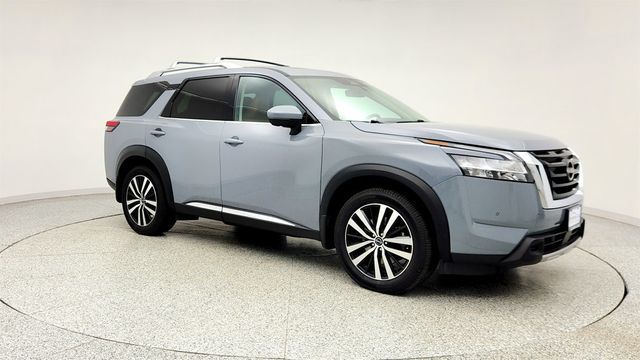 2023 Nissan Pathfinder Platinum 4WD w/ Captain Chairs Package - 23014841 - 2