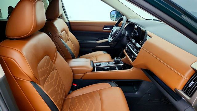 2023 Nissan Pathfinder Platinum 4WD with Black Package - 23014209 - 25