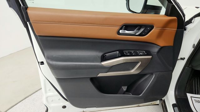 2023 Nissan Pathfinder Platinum 4WD with Captain Chairs Package - 22949249 - 10