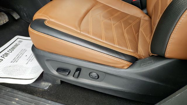 2023 Nissan Pathfinder Platinum 4WD with Captain Chairs Package - 22949249 - 11