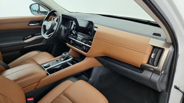 2023 Nissan Pathfinder Platinum 4WD with Captain Chairs Package - 22949249 - 25