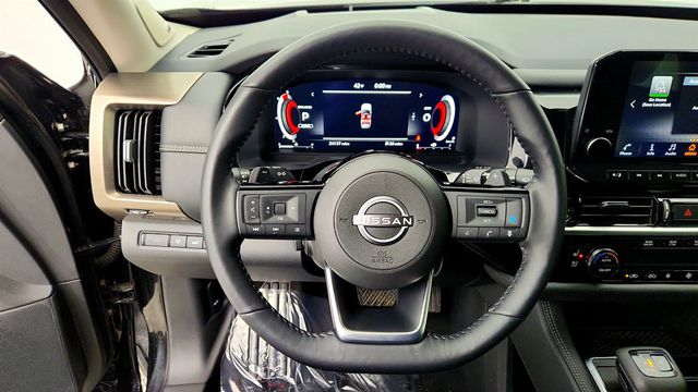 2023 Nissan Pathfinder Platinum 4WD w/ Lighting & Black Appearance Packages - 23010087 - 13