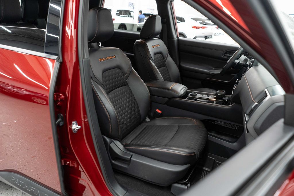 Nissan Pathfinder photo 10