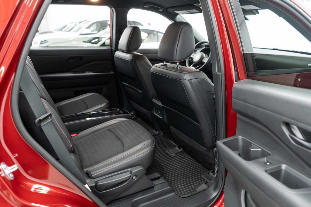 Nissan Pathfinder photo 11