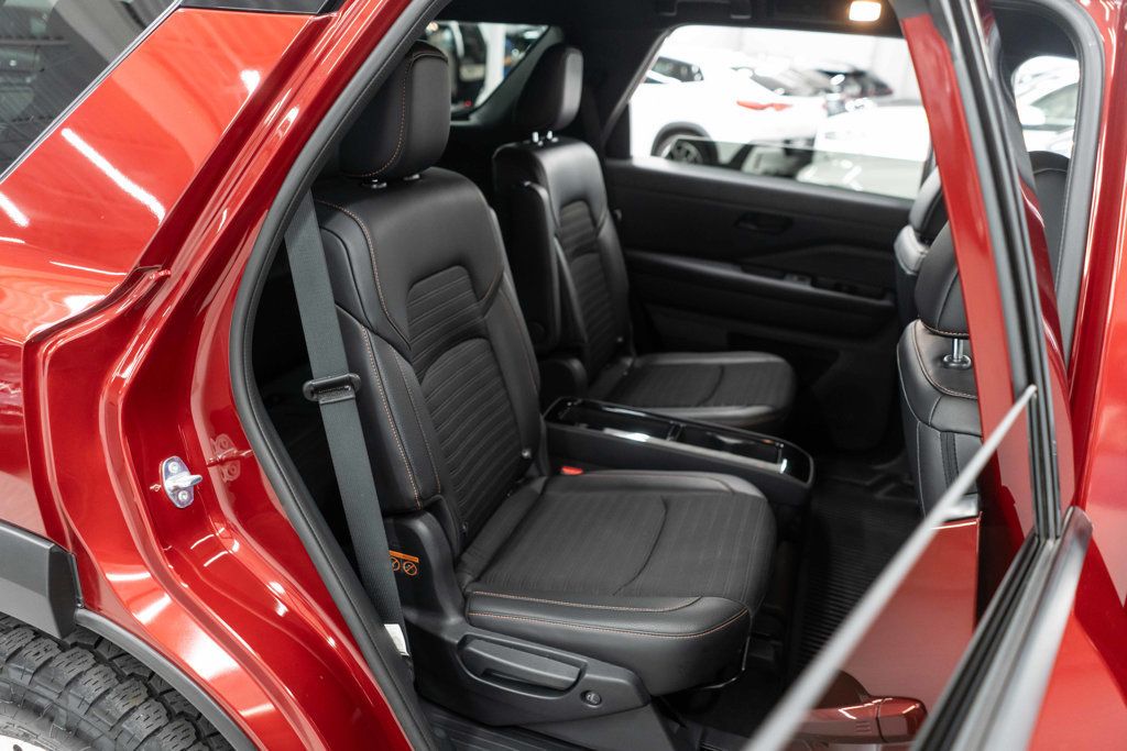 Nissan Pathfinder photo 12