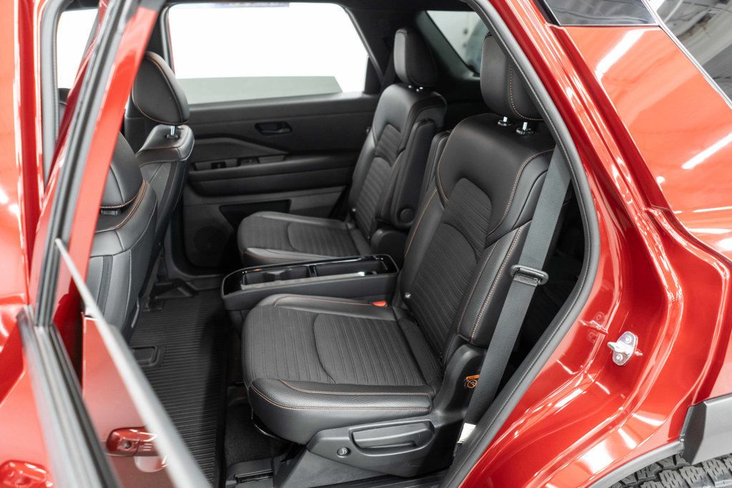 Nissan Pathfinder photo 15