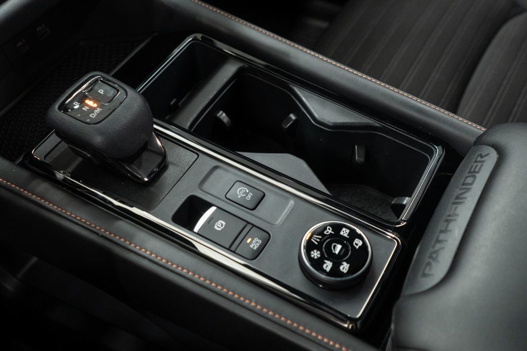 Nissan Pathfinder photo 21