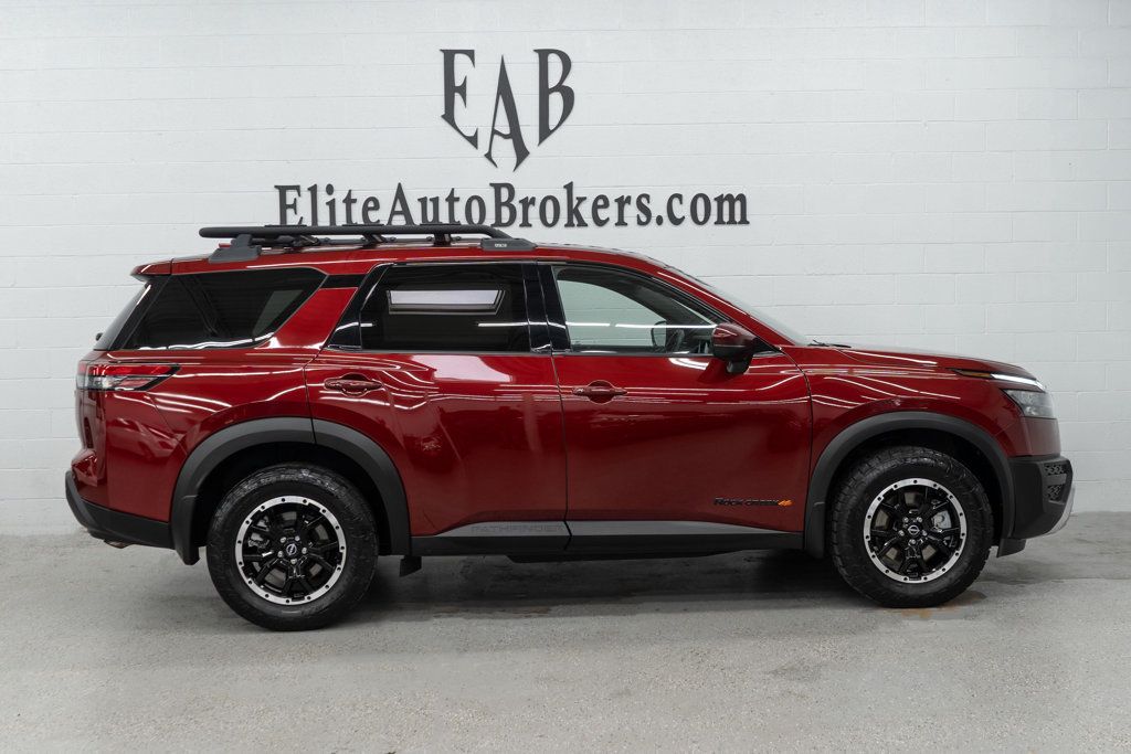 Nissan Pathfinder photo 5