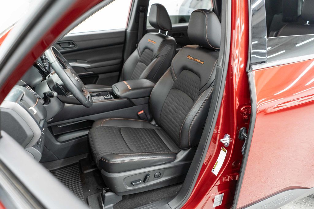 Nissan Pathfinder photo 8