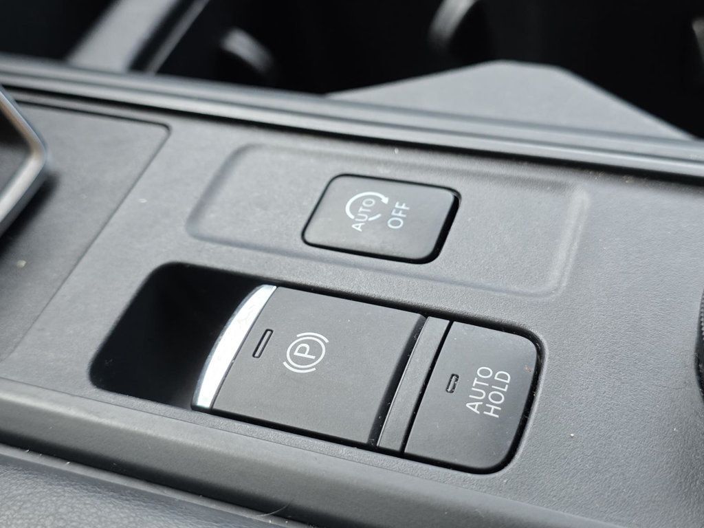 2023 Nissan Pathfinder S photo 19