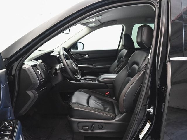 2023 Nissan Pathfinder SL - 22858637 - 29