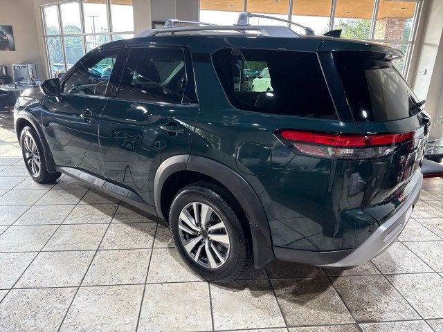 2023 Nissan Pathfinder SL photo 4