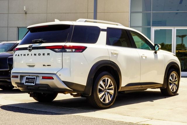 2023 Nissan Pathfinder SL 4WD - 23020362 - 11