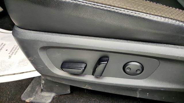 2023 Nissan Pathfinder SL 4WD - 23006872 - 10