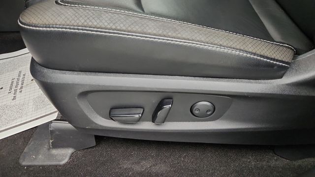 2023 Nissan Pathfinder SL 4WD w/ Premium & Black Packages - 23014143 - 11