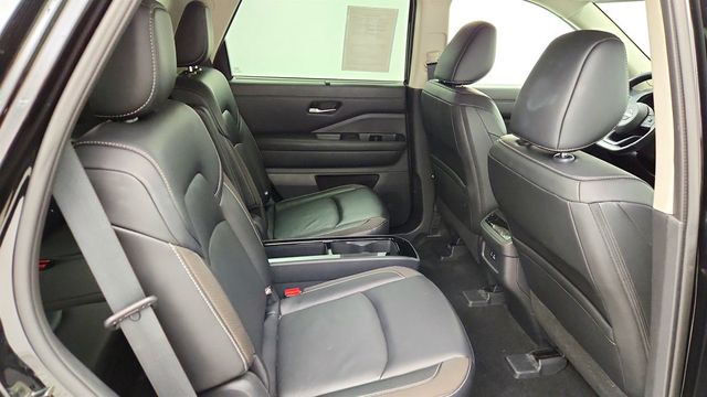 2023 Nissan Pathfinder SL 4WD w/ Premium & Black Packages - 23014143 - 22