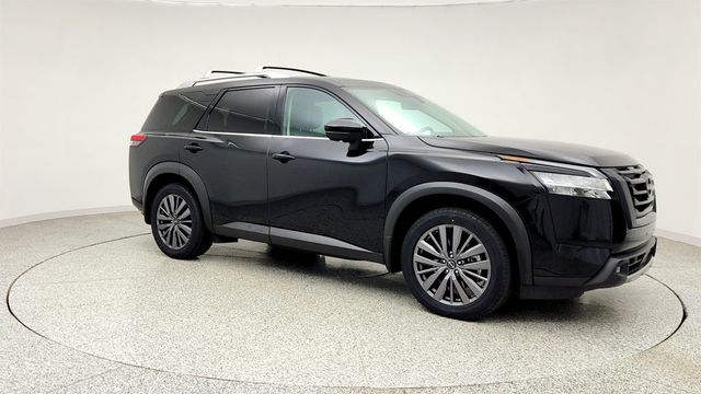 2023 Nissan Pathfinder SL 4WD w/ Premium & Black Packages - 23014143 - 2