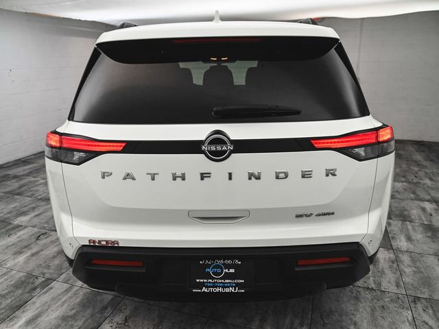 2023 Nissan Pathfinder SV