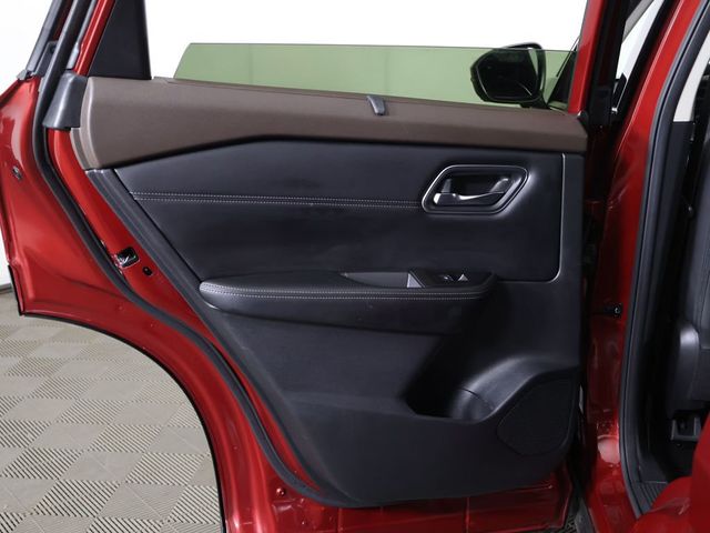2023 Nissan Rogue AWD Platinum - 23026940 - 28