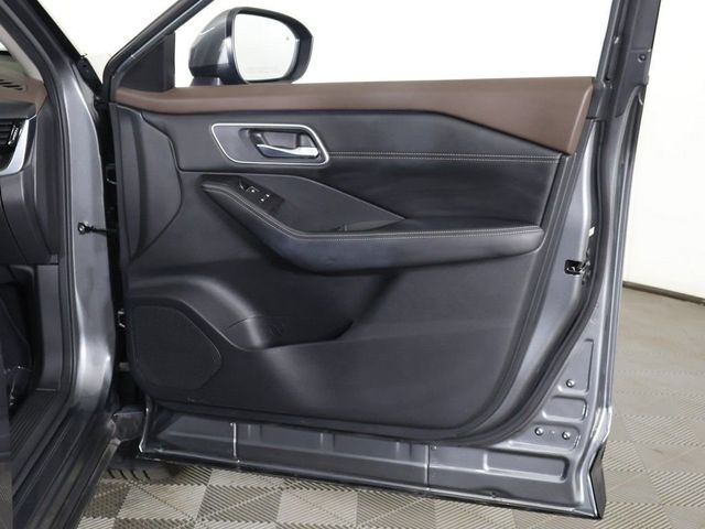 2023 Nissan Rogue AWD Platinum - 23053456 - 27