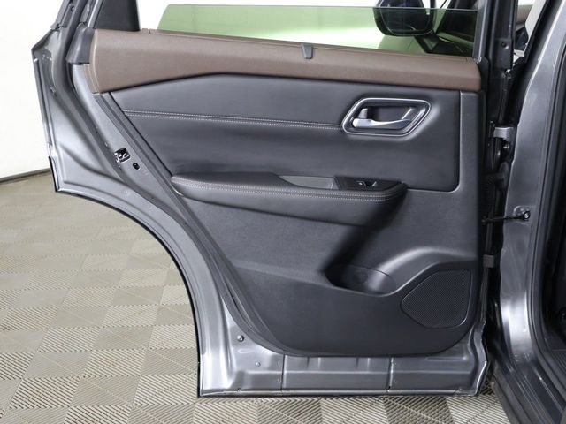 2023 Nissan Rogue AWD Platinum - 23053456 - 28