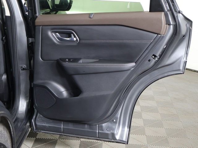 2023 Nissan Rogue AWD Platinum - 23053456 - 29