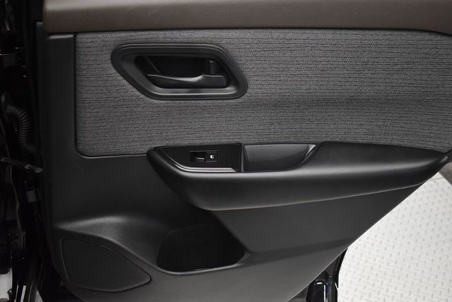 2023 Nissan Rogue AWD S - 22983557 - 25