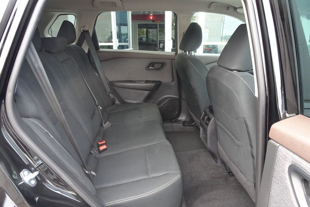 2023 Nissan Rogue AWD S photo 12