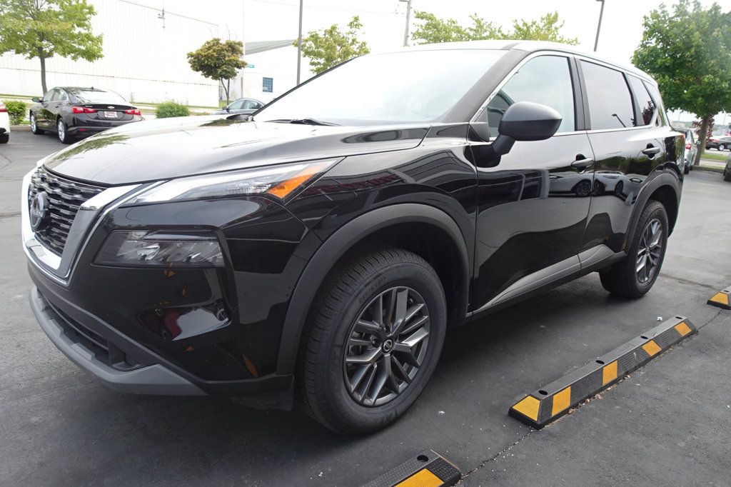 2023 Nissan Rogue AWD S photo 4