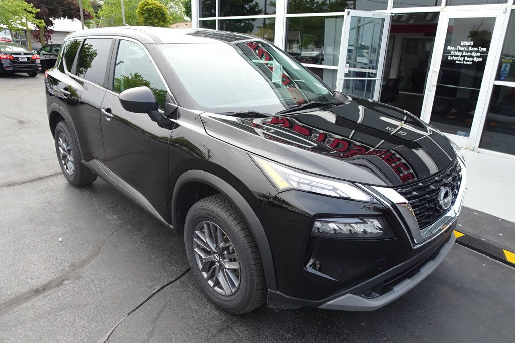 2023 Nissan Rogue AWD S photo 9