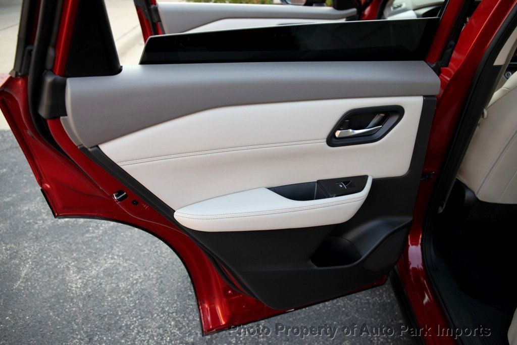2023 Nissan Rogue AWD SL photo 46