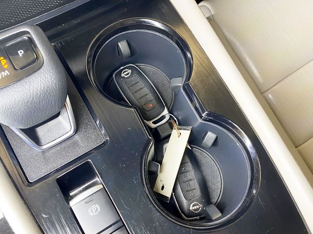 2023 Nissan Rogue AWD SL - 22944289 - 36