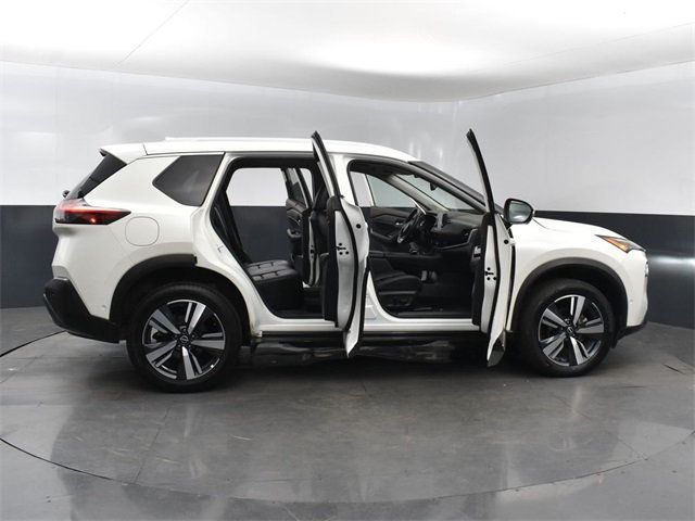 2023 Nissan Rogue SL photo 16