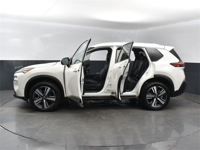 2023 Nissan Rogue SL photo 18