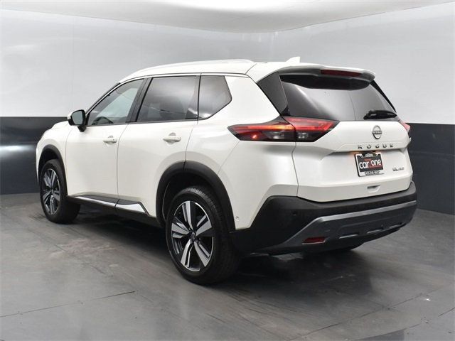 2023 Nissan Rogue SL photo 3
