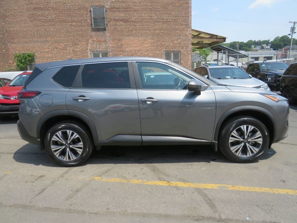 2023 Nissan Rogue AWD SV photo 4
