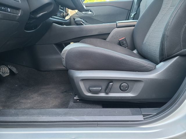 2023 Nissan Rogue AWD SV - 23025997 - 7
