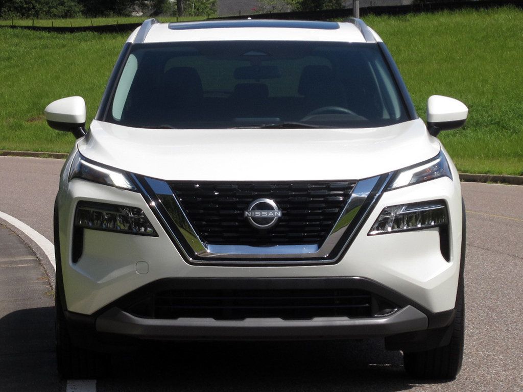 2023 Nissan Rogue SV photo 3