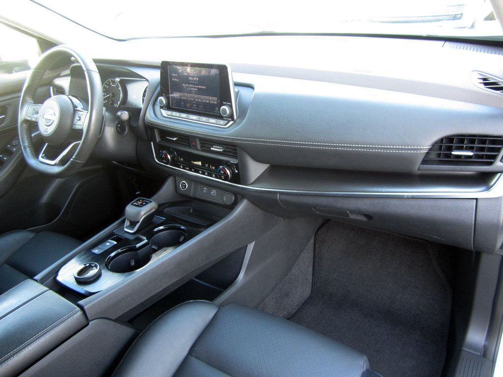 2023 Nissan Rogue SV photo 8