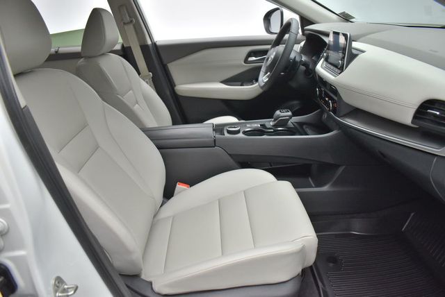 2023 Nissan Rogue AWD SV - 22931672 - 24