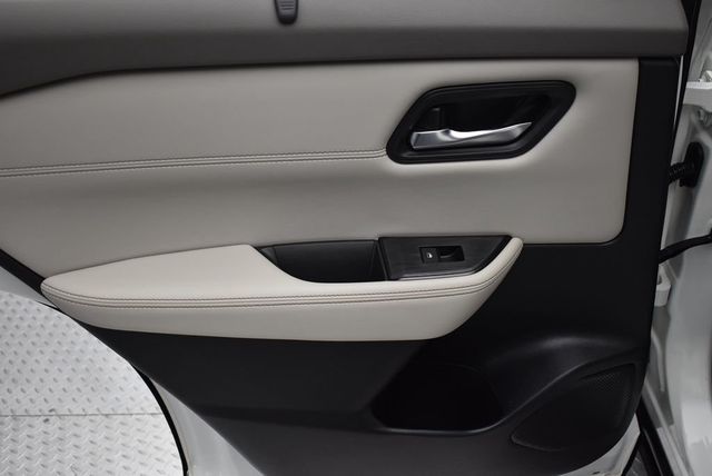 2023 Nissan Rogue AWD SV - 22931672 - 33